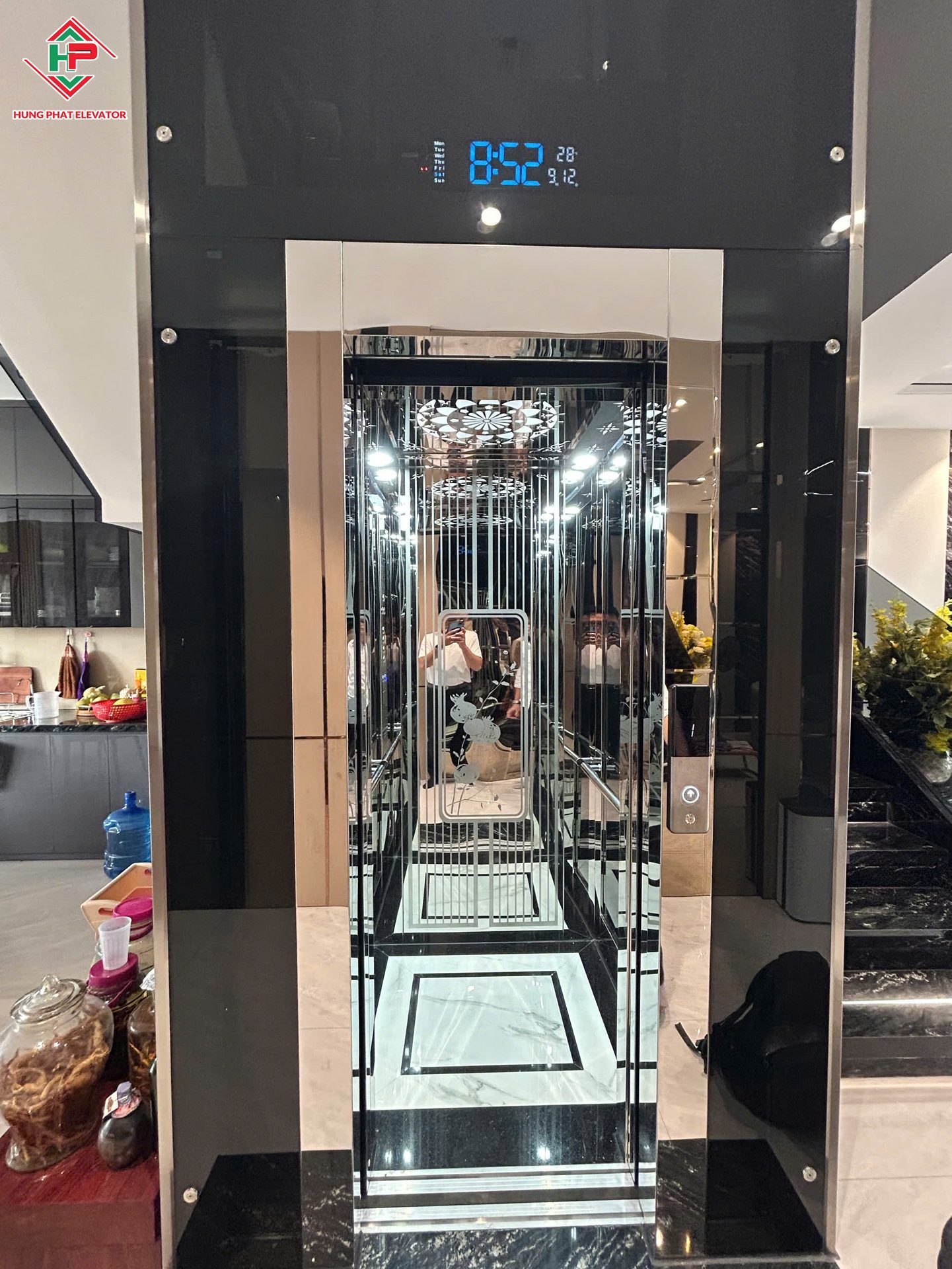 Thang máy kính, cabin inox gương trong nhà ở — ảnh 1